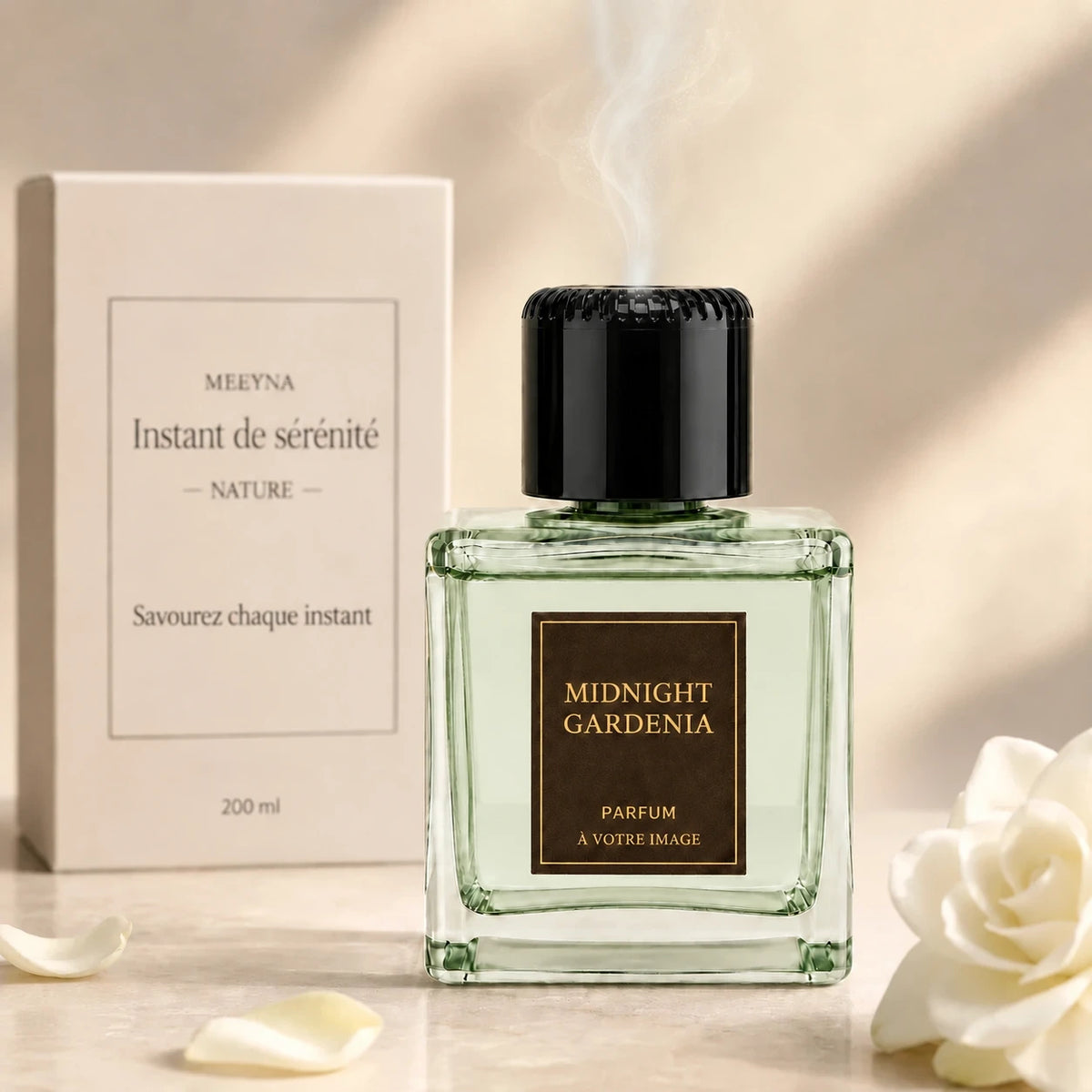 Diffuseur de parfum Plume Midnight Gardenia avec brume visible